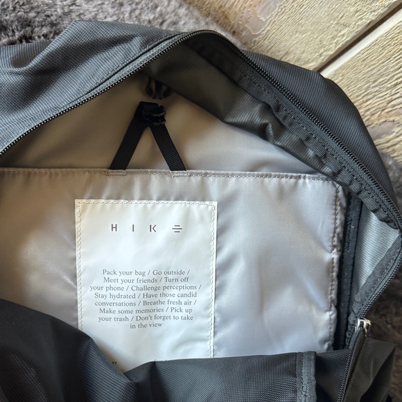 Black Ridge Hike Backpack - Picture 5 of 8